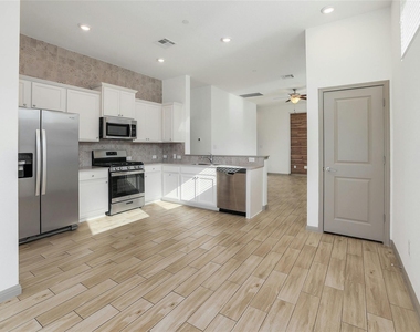 2800 Joe Dimaggio Blvd - Photo Thumbnail 8