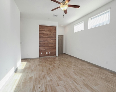 2800 Joe Dimaggio Blvd - Photo Thumbnail 3