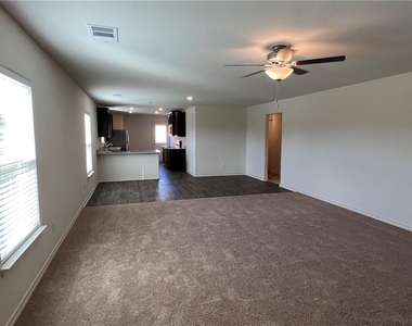 364 Crescent Park Dr - Photo Thumbnail 5