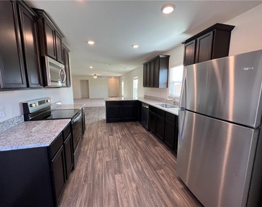 364 Crescent Park Dr - Photo Thumbnail 10