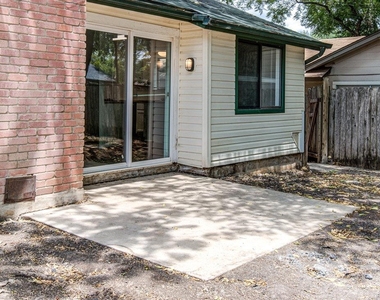 10105 Woodland Village Dr - Photo Thumbnail 17