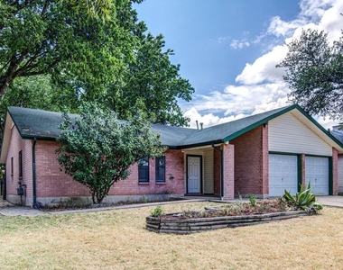10105 Woodland Village Dr - Photo Thumbnail 1