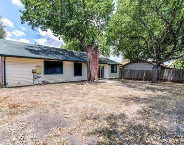 10105 Woodland Village Dr - Photo Thumbnail 18
