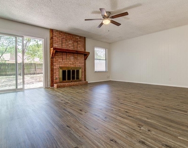 10105 Woodland Village Dr - Photo Thumbnail 14