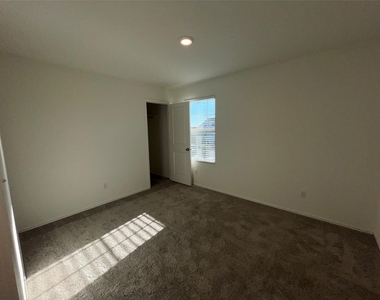 112 High Hill Cv - Photo Thumbnail 14