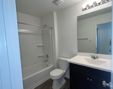 112 High Hill Cv - Photo Thumbnail 9