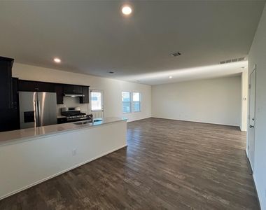 112 High Hill Cv - Photo Thumbnail 6