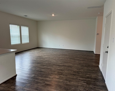 112 High Hill Cv - Photo Thumbnail 16