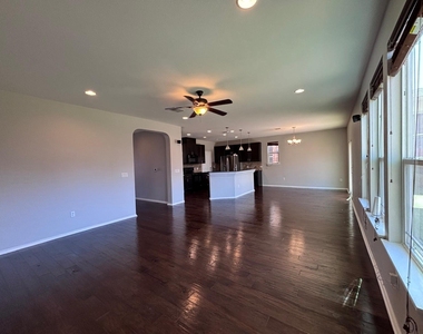 1405 Berlin Ln - Photo Thumbnail 4