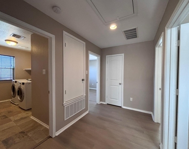 1405 Berlin Ln - Photo Thumbnail 16