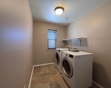 1405 Berlin Ln - Photo Thumbnail 17