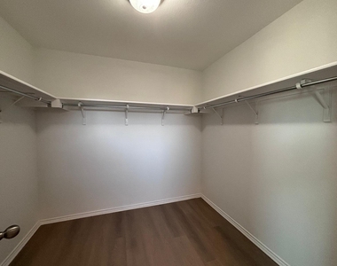 1405 Berlin Ln - Photo Thumbnail 11