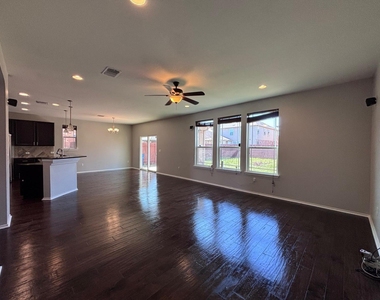 1405 Berlin Ln - Photo Thumbnail 3
