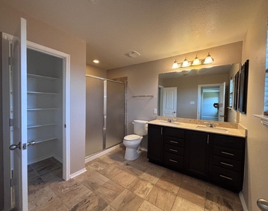 1405 Berlin Ln - Photo Thumbnail 12