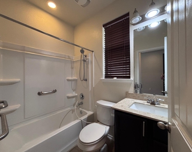 1405 Berlin Ln - Photo Thumbnail 1