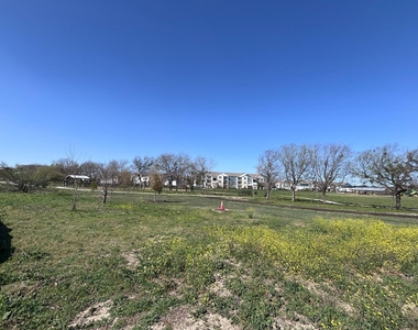 1405 Berlin Ln - Photo Thumbnail 23