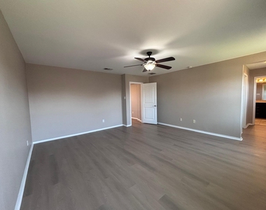 1405 Berlin Ln - Photo Thumbnail 10