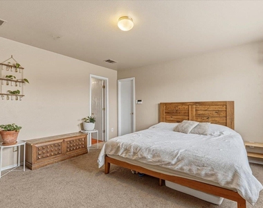 12705 Saint Mary Dr - Photo Thumbnail 17