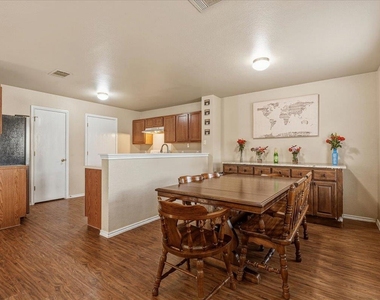 12705 Saint Mary Dr - Photo Thumbnail 8