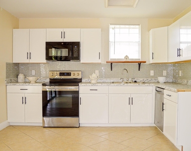 2909 Donnell Dr - Photo Thumbnail 2