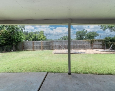 1515 Glenmeadows Dr - Photo Thumbnail 21