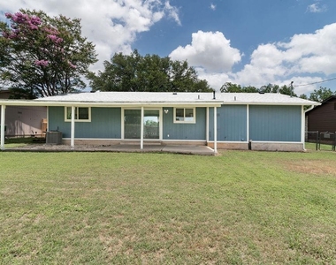 1515 Glenmeadows Dr - Photo Thumbnail 18