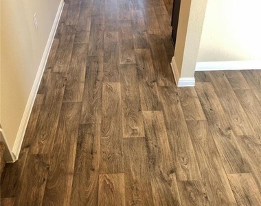 10701 Seguin Rd - Photo Thumbnail 4