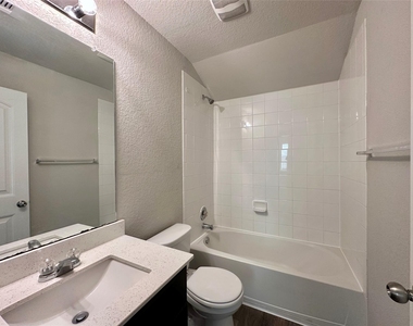 10701 Seguin Rd - Photo Thumbnail 25