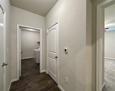 10701 Seguin Rd - Photo Thumbnail 10