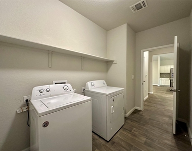 10701 Seguin Rd - Photo Thumbnail 19