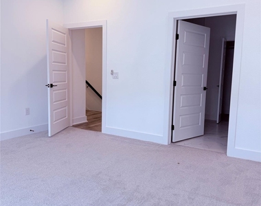 1417 Kramer Ln #7 - Photo Thumbnail 10