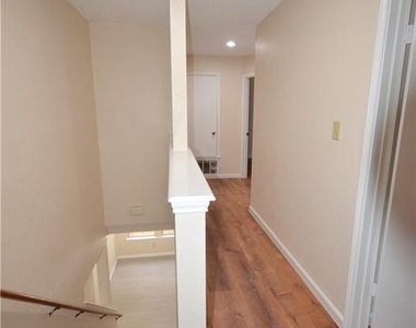 13903 Lothian Dr - Photo Thumbnail 14