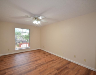 13903 Lothian Dr - Photo Thumbnail 24