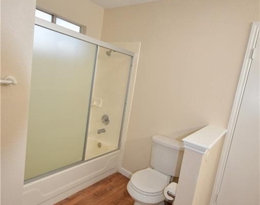 13903 Lothian Dr - Photo Thumbnail 23