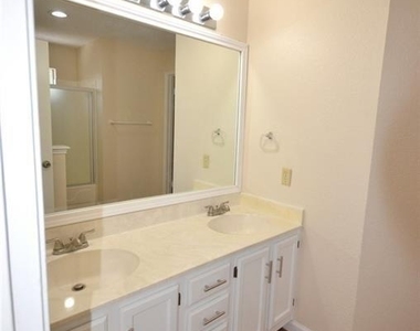 13903 Lothian Dr - Photo Thumbnail 15