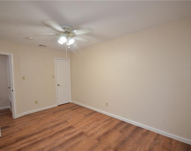 13903 Lothian Dr - Photo Thumbnail 29