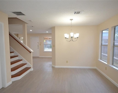 13903 Lothian Dr - Photo Thumbnail 9