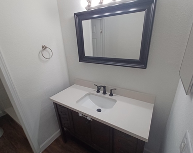 3918 La Mirada Drive N - Photo Thumbnail 12
