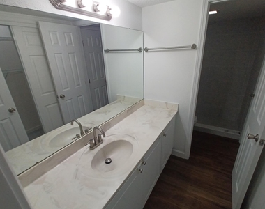 3918 La Mirada Drive N - Photo Thumbnail 15