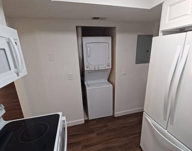 3918 La Mirada Drive N - Photo Thumbnail 8