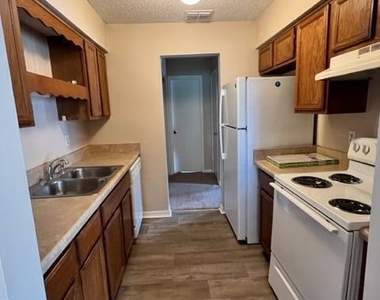 462 Crabapple Court - Photo Thumbnail 5