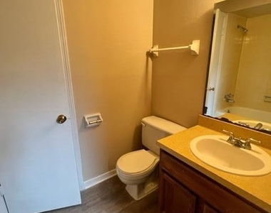 462 Crabapple Court - Photo Thumbnail 9