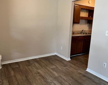 462 Crabapple Court - Photo Thumbnail 4