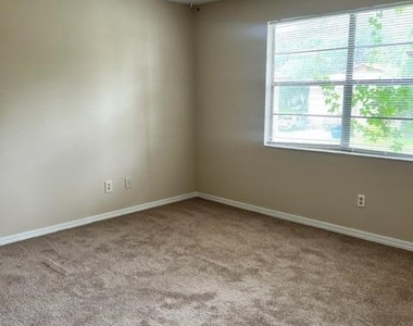 462 Crabapple Court - Photo Thumbnail 6