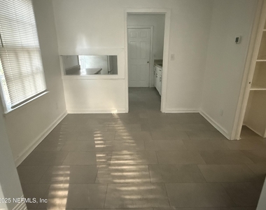 903 Melson Avenue - Photo Thumbnail 4