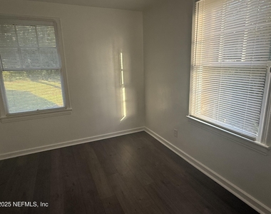 903 Melson Avenue - Photo Thumbnail 8