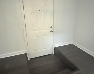 903 Melson Avenue - Photo Thumbnail 2