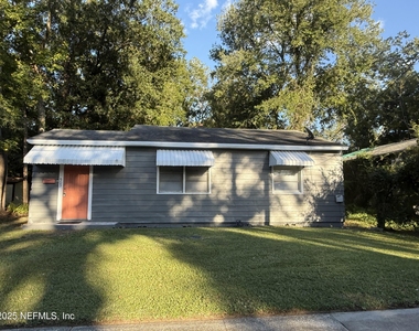 903 Melson Avenue - Photo Thumbnail 1