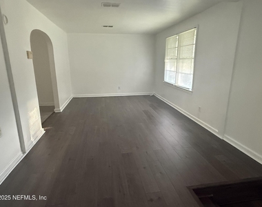 903 Melson Avenue - Photo Thumbnail 3