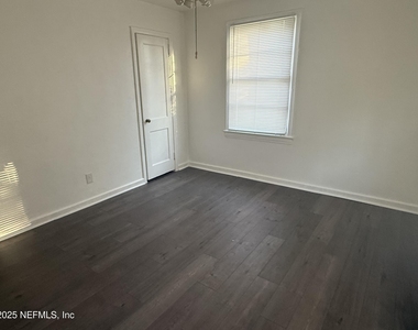 903 Melson Avenue - Photo Thumbnail 7